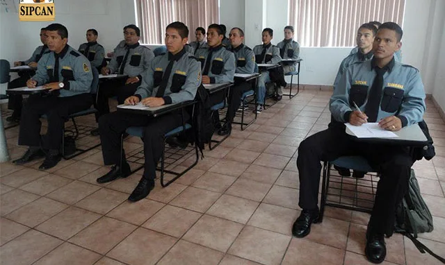 Vigilantes de SIPCAN en el aula de capacitación